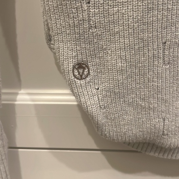 Ivivva Girls’ Gray Cotton Sweater - Picture 4 of 4